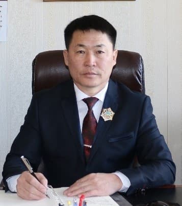 М.Банзаагаяа Говь-Алтай аймгийн Уламжлалт анагаах ухааны нэгдсэн эмнэлгийн дарга, Анагаах ухааны доктор, Клиникийн профессор